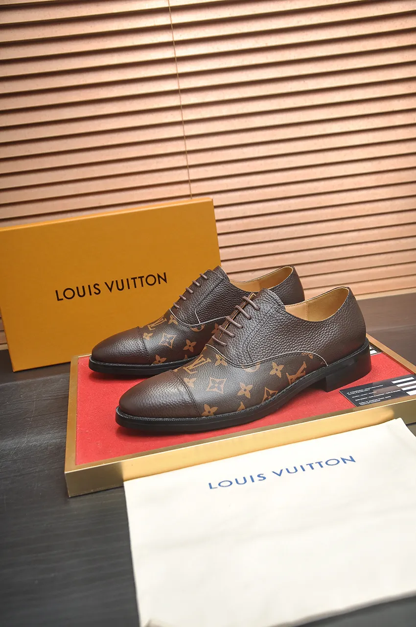 Men's men's shoes 💰500💶 [LV] (original single cowhide lining) 🍀LV's latest genuine leather business suit shoes are launched simultaneously on the official website. The first-layer cowhide imported from Italy is made of heavy gold, 💥official website 1:1 rubber outsole. Versatile to wear, high-end without losing class, and the color combination is extraordinary. This four-season style is alluring when worn on your feet, showing off your big-name flair. Standard code 38-45 (45 customized)